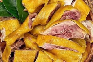 Cách làm gà ủ muối da giòn​